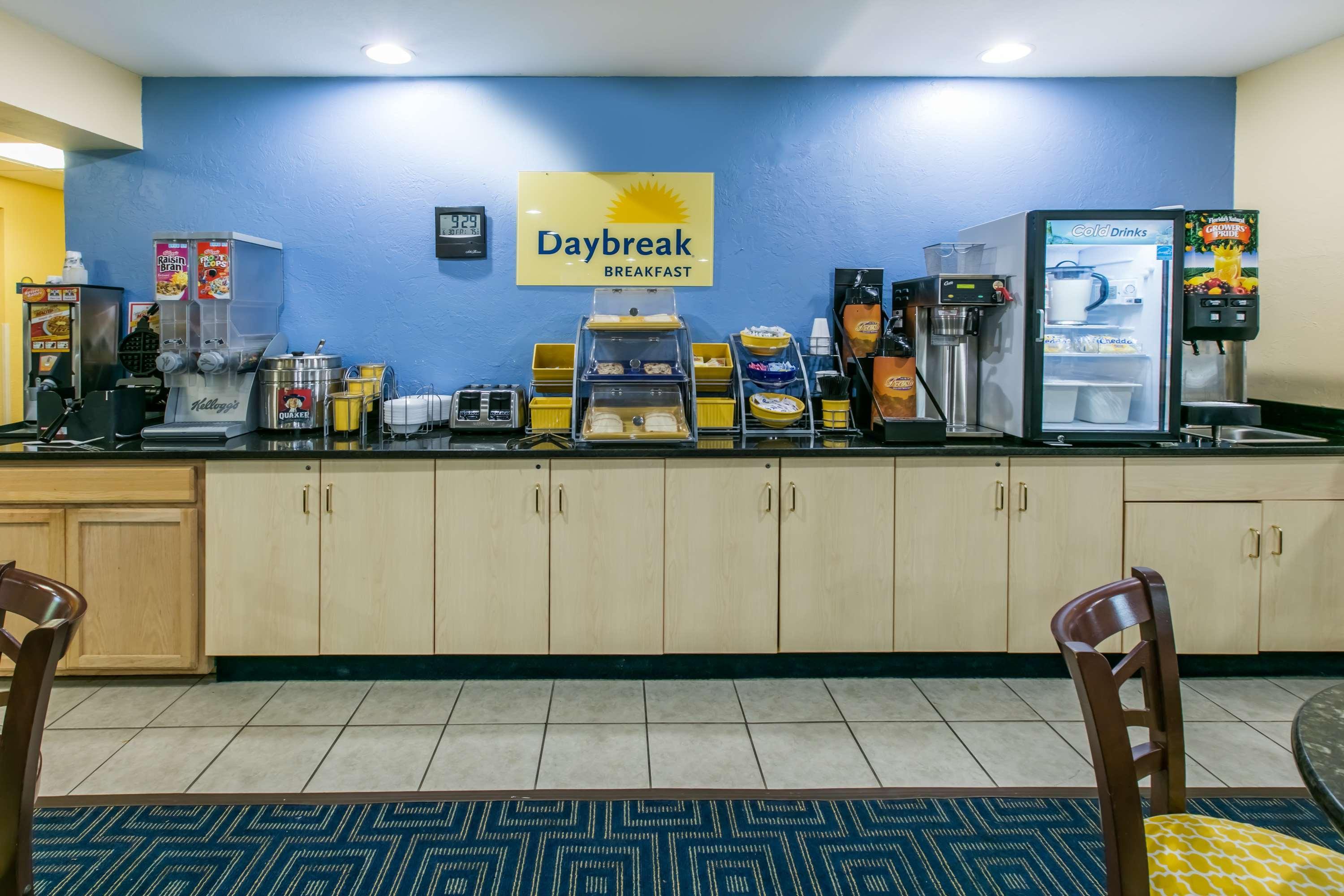 Days Inn Pryor Creek Extérieur photo