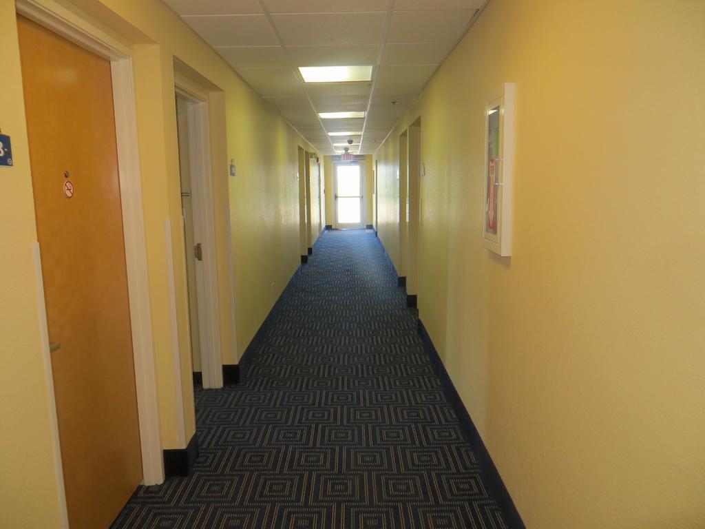 Days Inn Pryor Creek Extérieur photo
